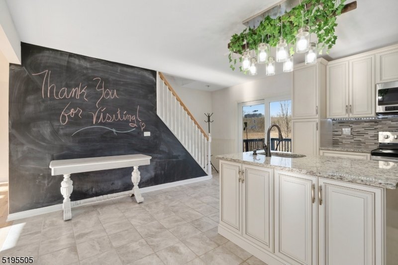 Building Photo - 7 Berry Rd