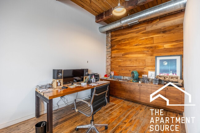 Building Photo - 3124 W Carroll Ave