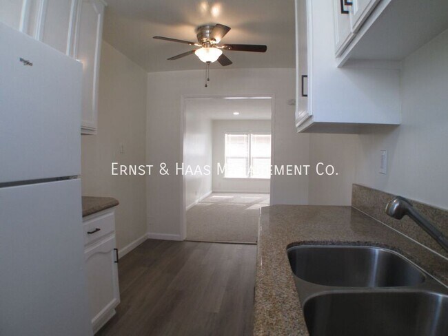 Building Photo - 4541 N Banner Dr