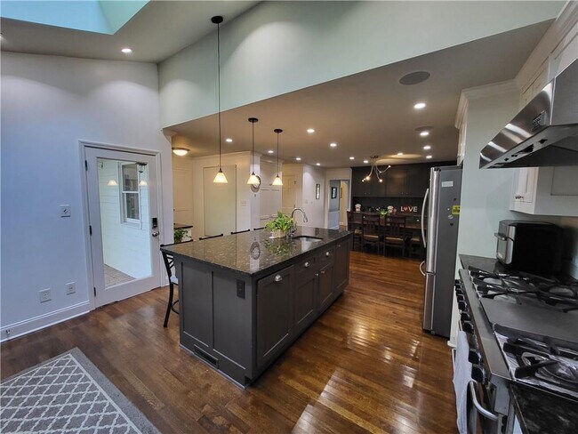 Building Photo - 363 Indian Hills Trail