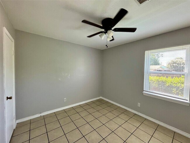 Building Photo - 11802 Sorsby Way