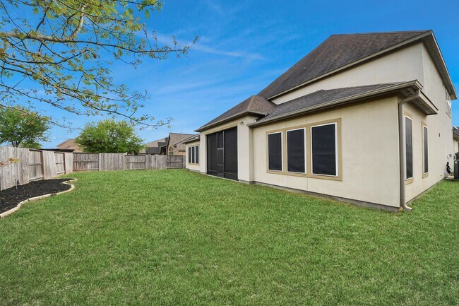 Building Photo - 9814 Carver Dr
