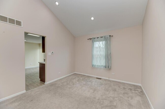 Building Photo - 1413 Skylark Ln