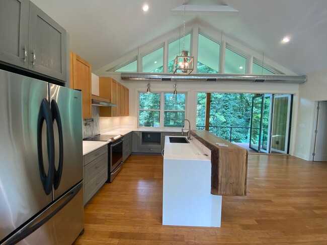 Building Photo - Kenilworth - Modern, Custom Build Now Avai...