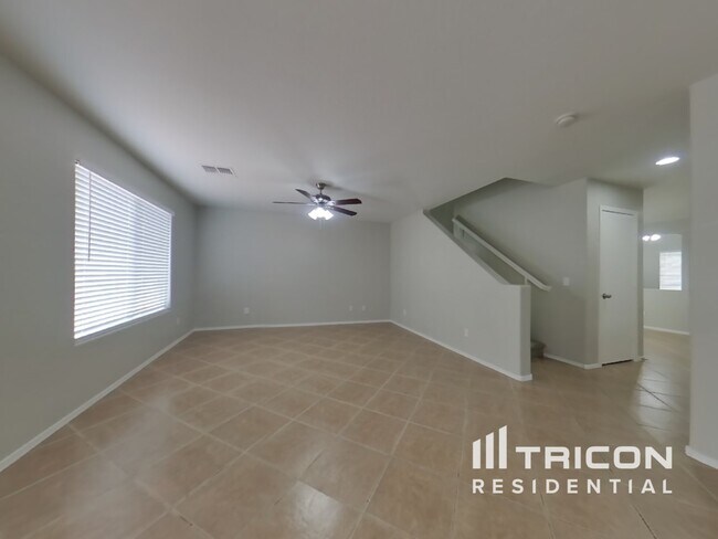 Building Photo - 15458 W Mercer Ln