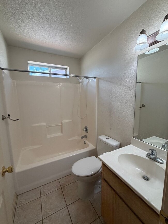 Building Photo - Beautiful Home Close to Holloman AFB