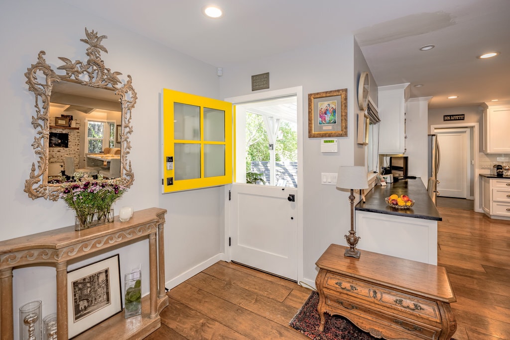 Building Photo - 2152 Grand Oaks Ave