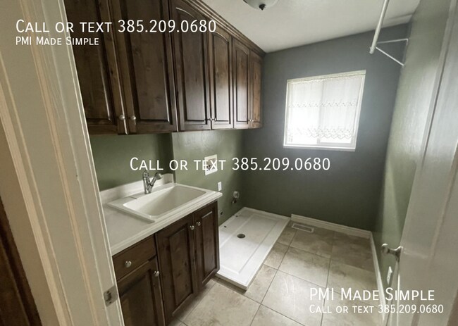Building Photo - 899 N 800 E
