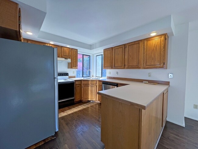 Building Photo - 1507 63rd Ave NE