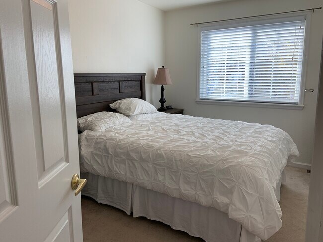 Building Photo - 823 Spyglass Cir