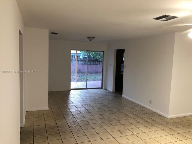 Building Photo - 173 NW 78th Ave