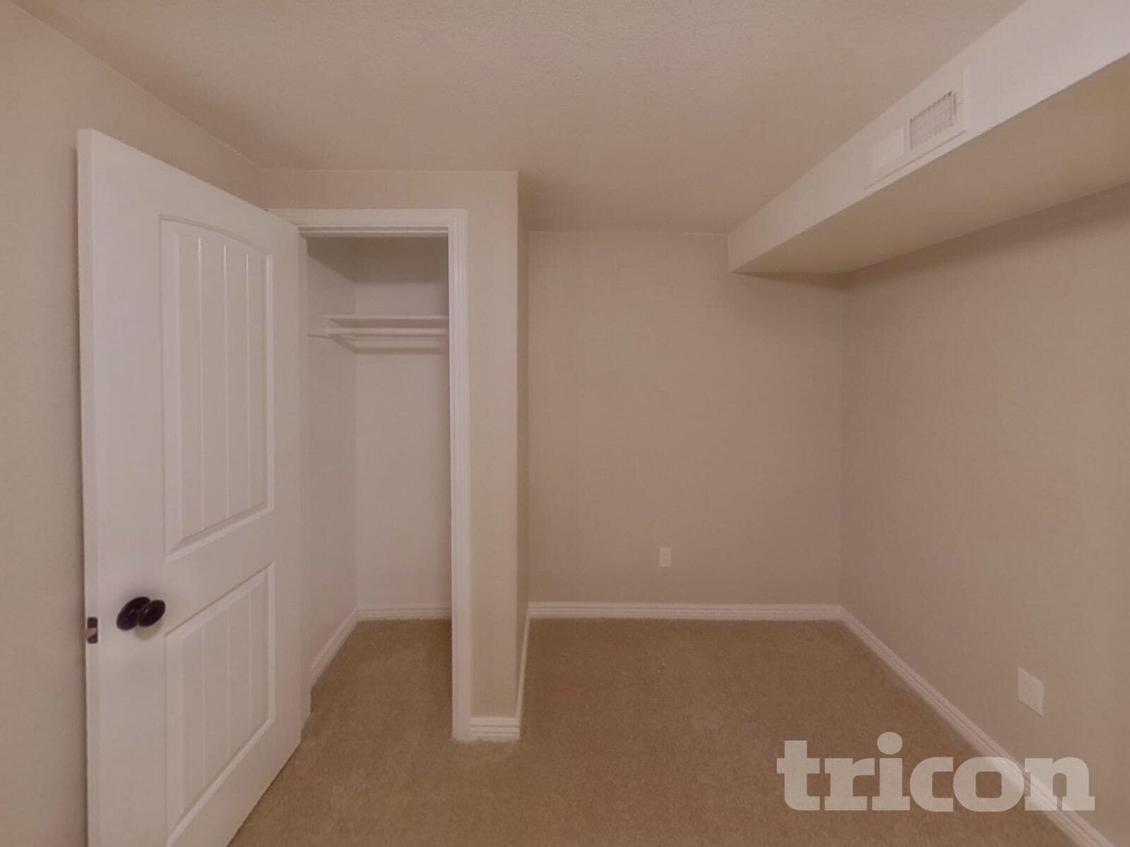 Building Photo - 6725 Defoe Ave