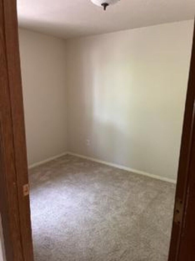 Building Photo - 3 Bed 2.5 Bath Single-Family Home on Cul-De-Sac w/ Large Fenced Backyard, Garage