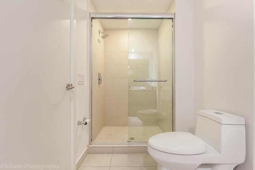 Building Photo - 4011 S Ocean Dr