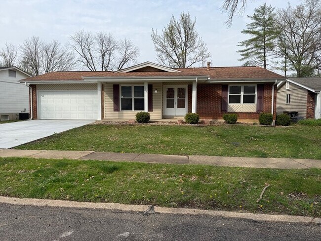 Building Photo - 3 Bedroom 3.5 Bathroom Home In Ballwin