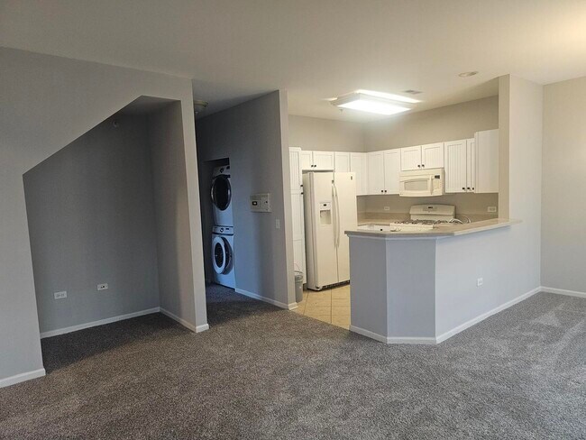 Building Photo - 2305 Aurora Dr