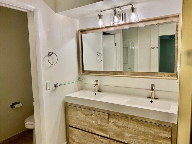 Building Photo - 5357 Buckhead Cir