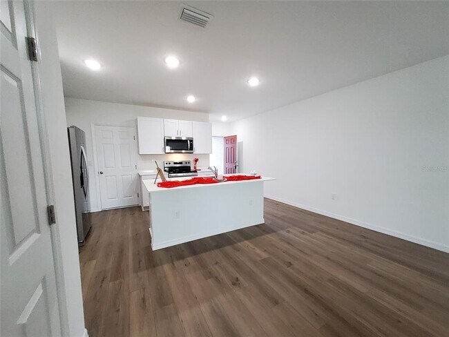 Building Photo - 3727 King Hill Dr