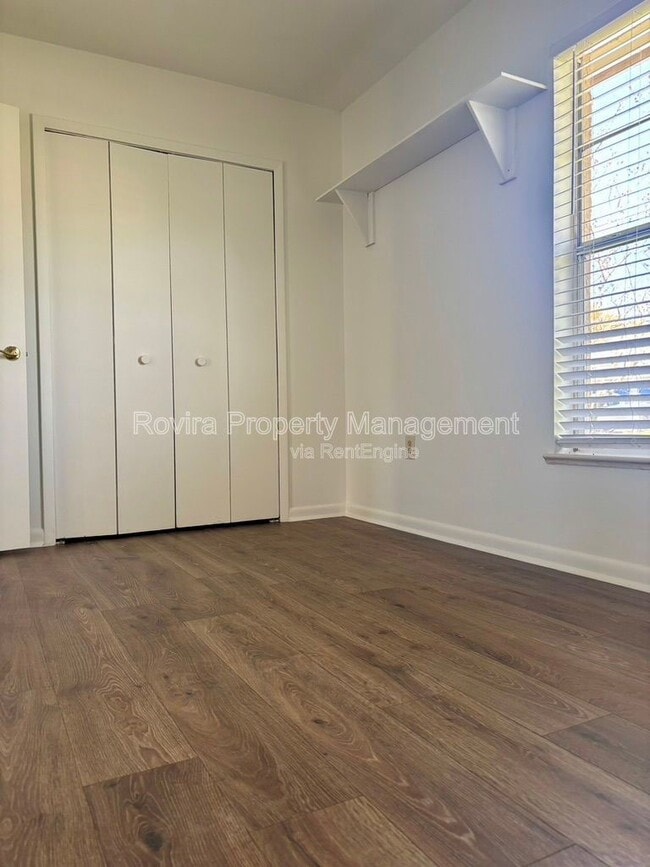 Building Photo - 176 Birmingham Dr