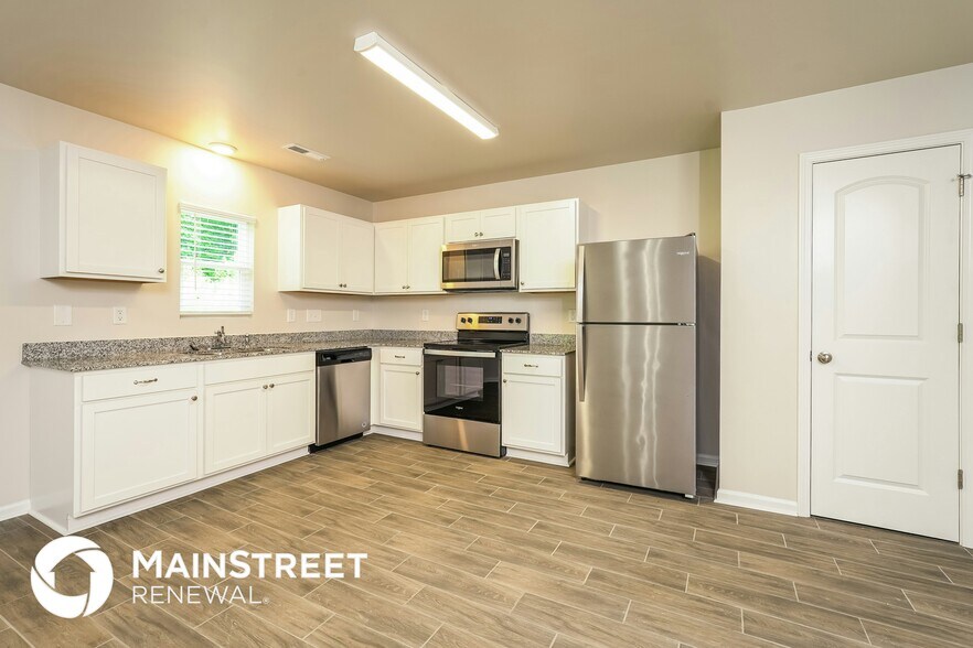 Building Photo - 3803 Miller Dr