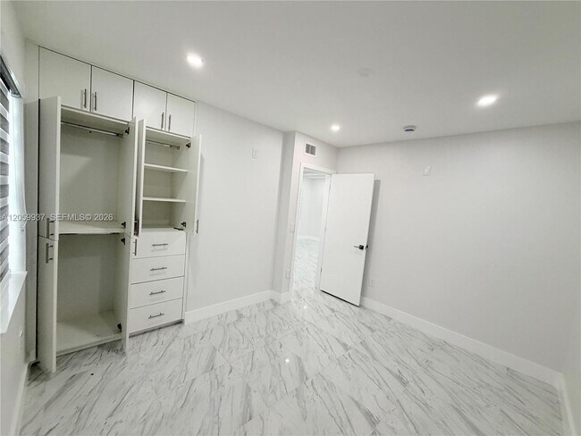 Building Photo - 3390 NW 50th St