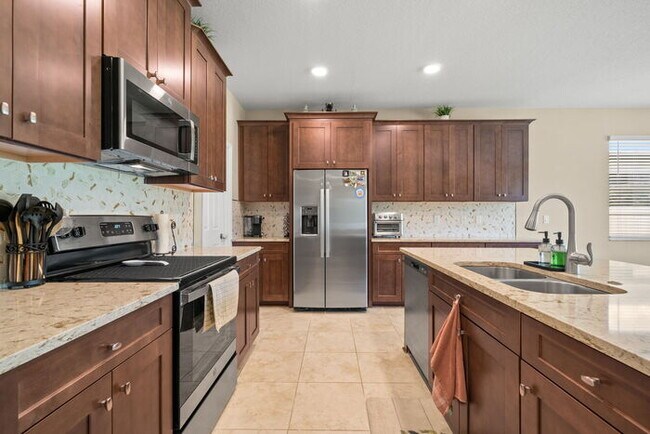 Building Photo - Beautiful Home For Rent in Berry Bay with ...