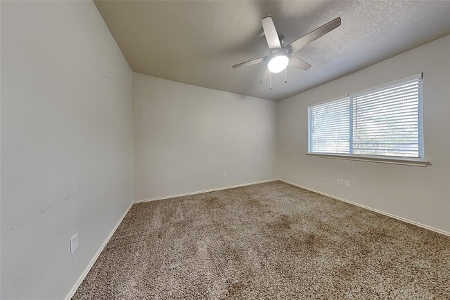 Building Photo - 40 Rockfern Rd