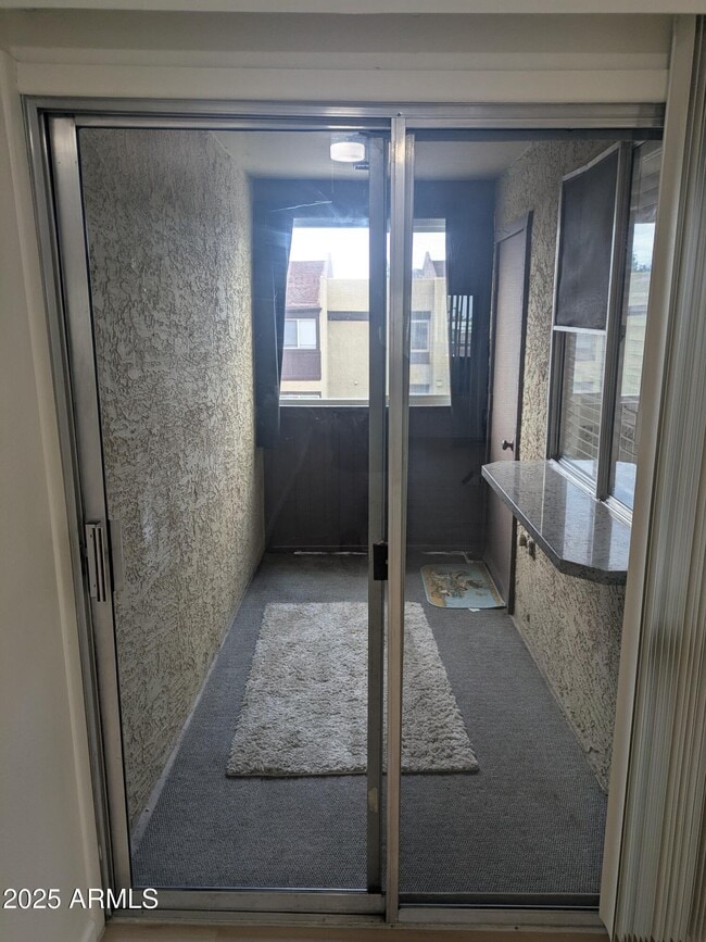 Building Photo - 461 W Holmes Ave