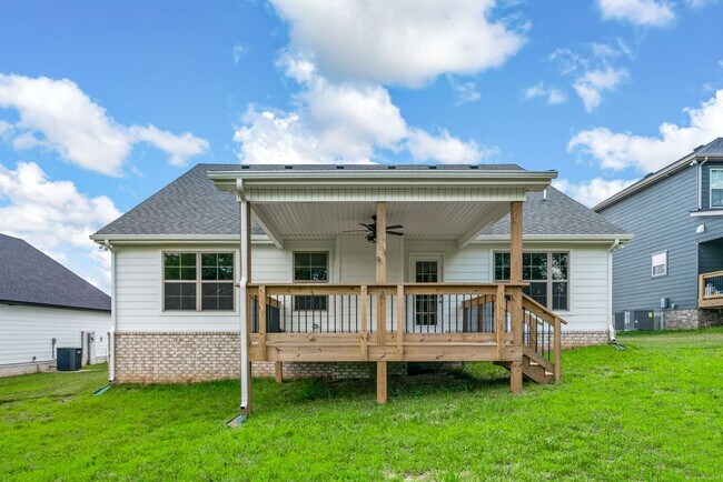 Building Photo - Modern Ranch Rental Near Rossview!