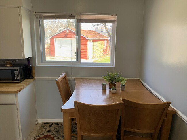 Building Photo - 726 Edgemont Blvd