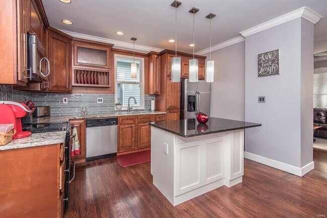 Building Photo - Fantastic 2bd/2ba home! Let yourself in!