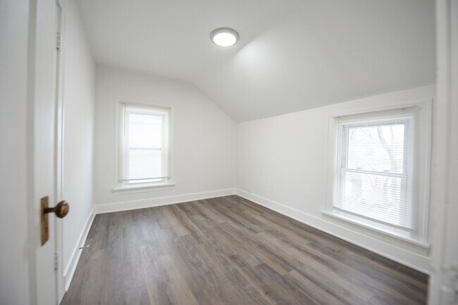 Building Photo - 1937 Washington Ave