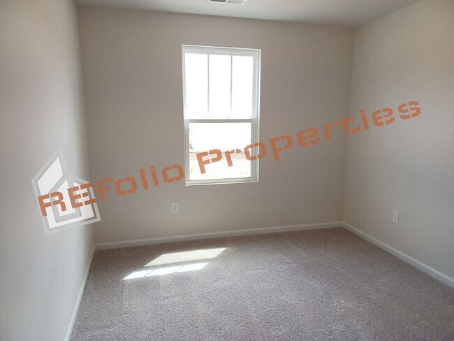 Building Photo - Stunning 3-Bedroom Home with Loft & 2-Car Garage in Desirable Bowman Village – Available June 7th!