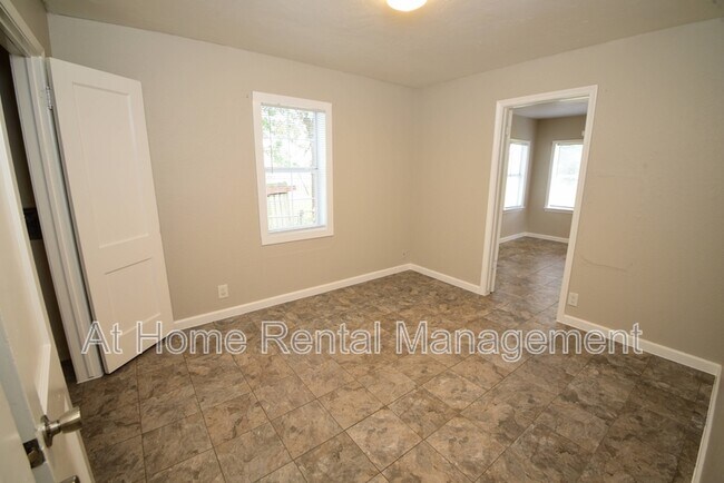Building Photo - 6268 E Latimer St