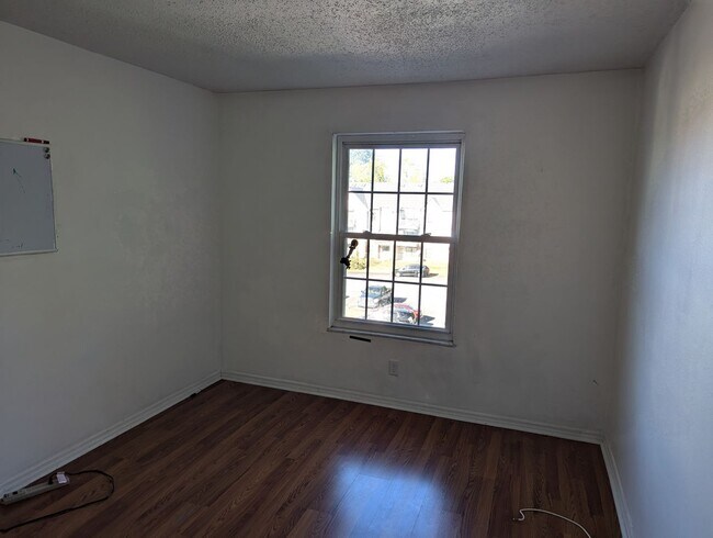 Building Photo - St. Charles Condo, Large Living Room, Private Pool, Storage, Balcony