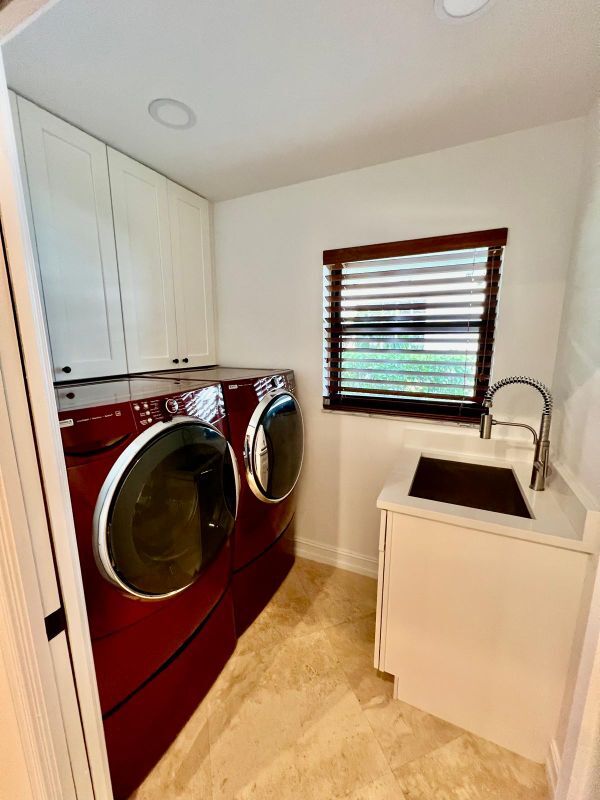 Building Photo - 6083 Vista Linda Ln