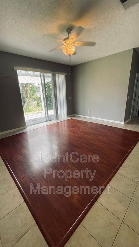 Building Photo - 842 Lancer Cir