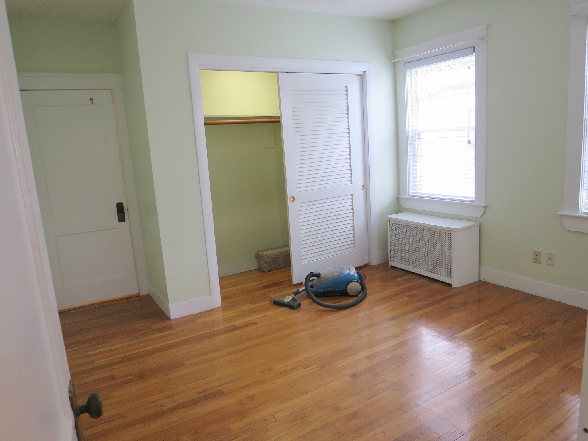 Building Photo - 1098 Fellsway