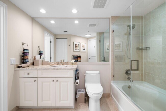 Building Photo - 347 N New River Dr E