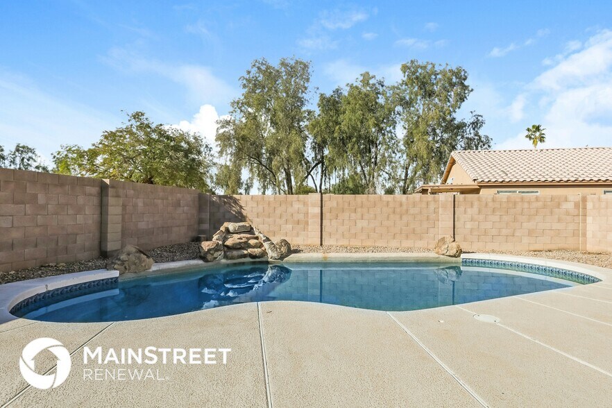 Building Photo - 10845 W Monterosa St