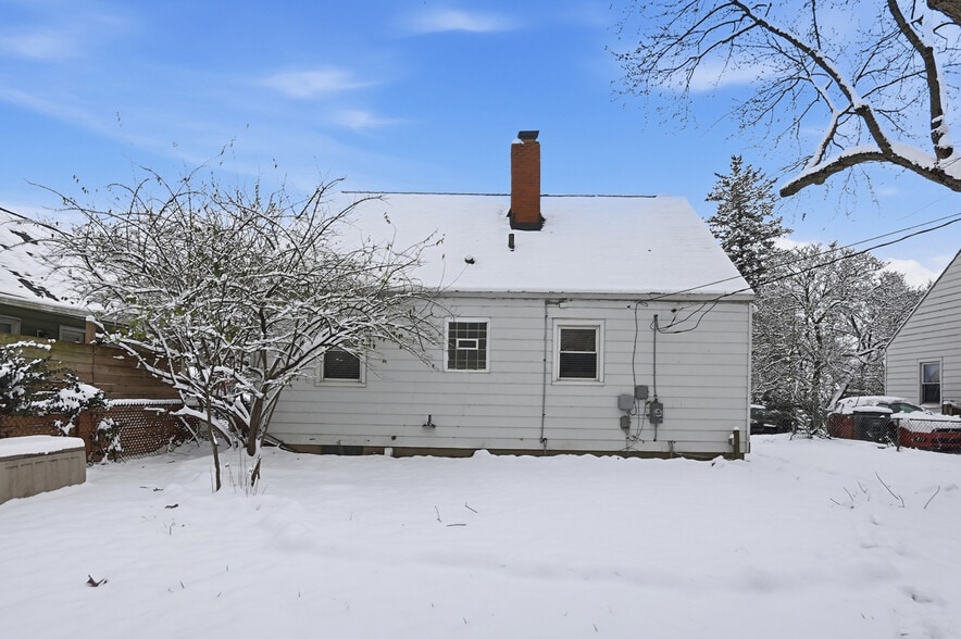 Building Photo - 1120 Piedmont Rd