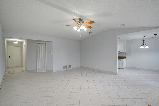 Building Photo - 5722 Shreveport Dr