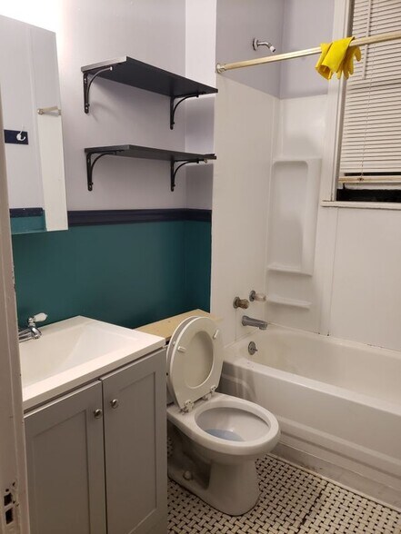 Building Photo - 60 1/2 Days Park