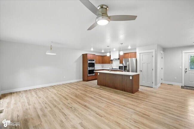 Building Photo - New & Upgraded 4BD Home!