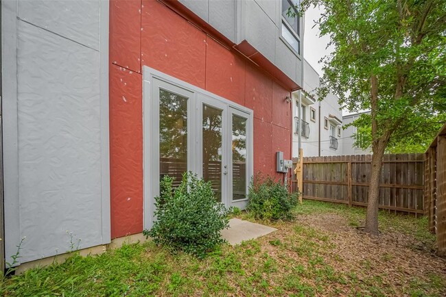 Building Photo - 1305 Laird St