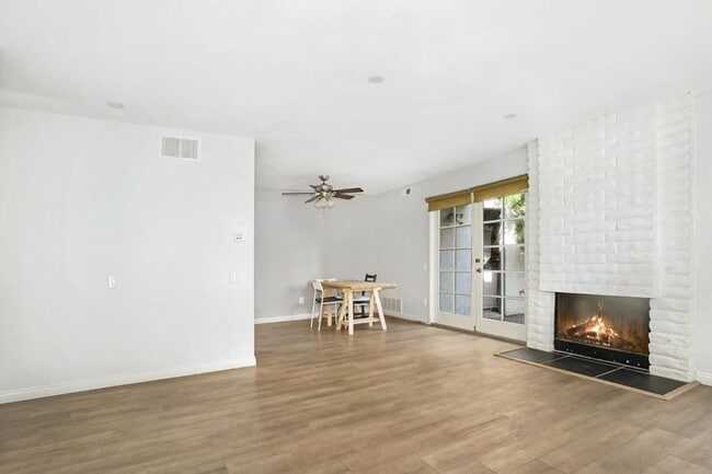 Building Photo - 3857 Camino Lindo