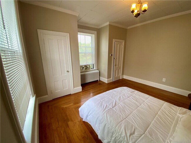 Building Photo - 30 Gould St