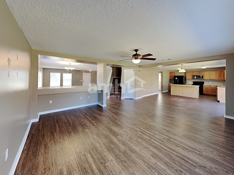 Building Photo - 309 Verdi St