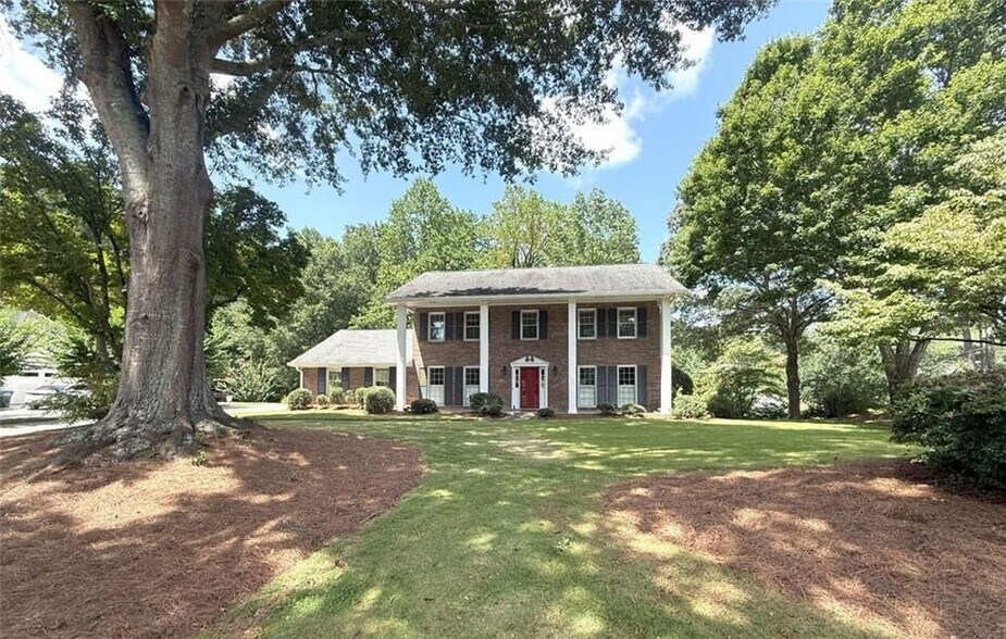 Building Photo - 1150 Falstaff Dr