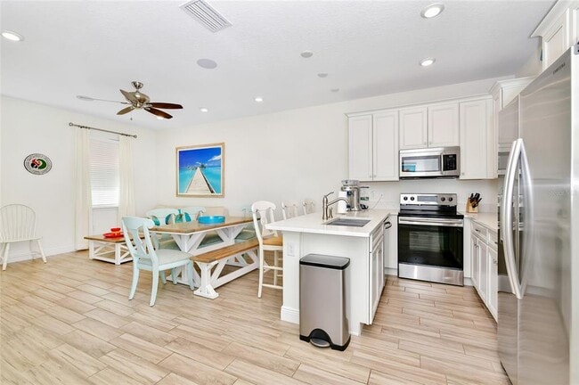 Building Photo - 8024 Flip Flop Way